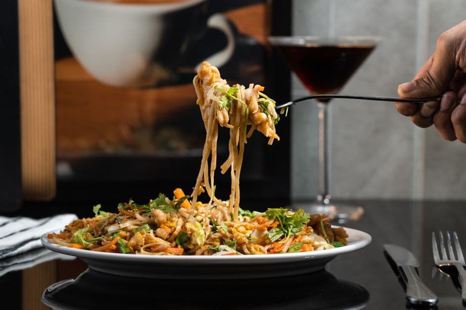 Schezwan Mushrooms Noodles